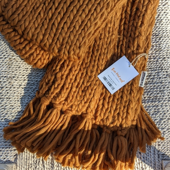 Three Bird Nest Cozy Chunky Oversized Scarf, NWT - Picture 7 of 7